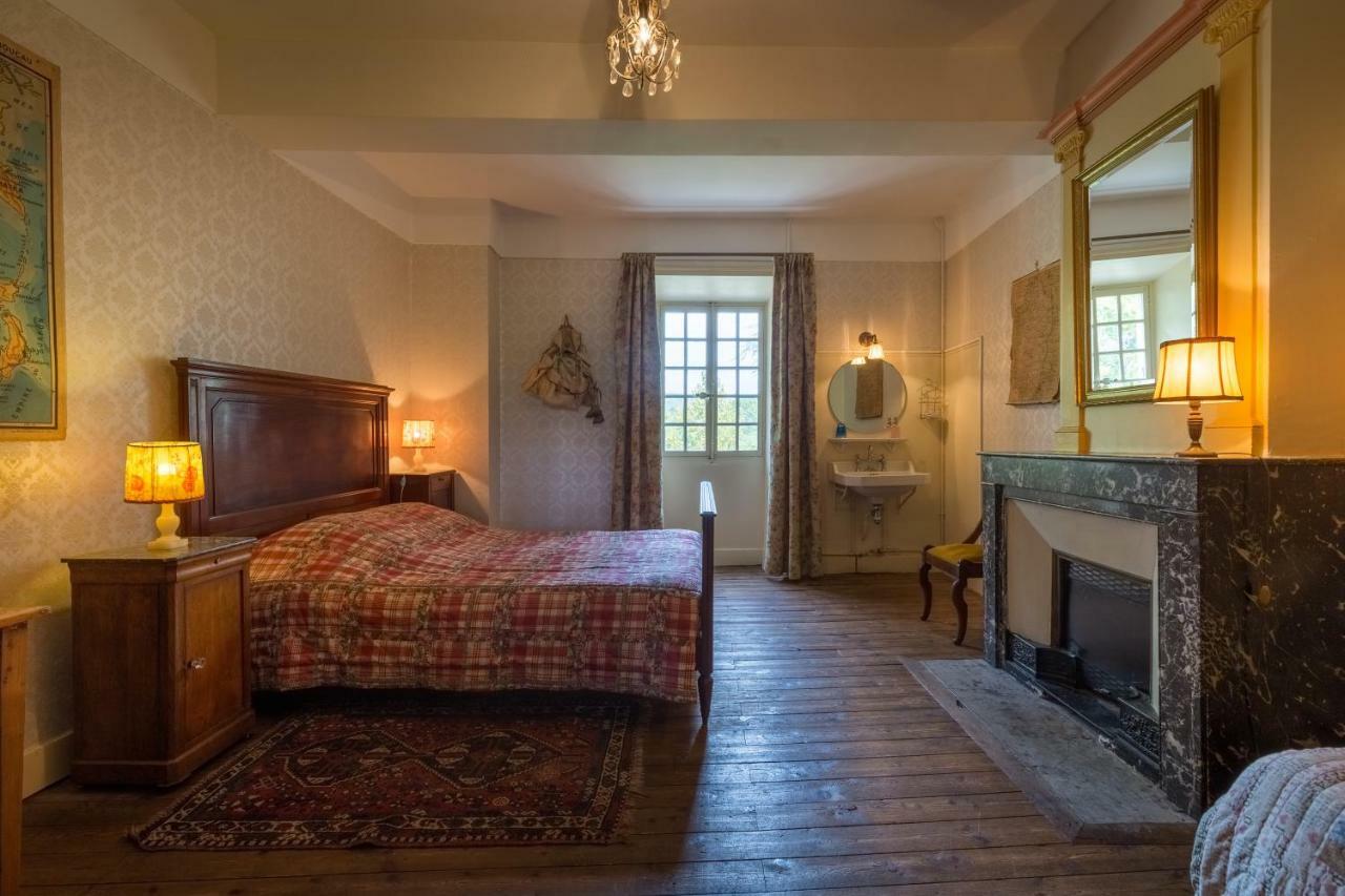 Bed and Breakfast Domaine De L'Amiral Saint-Laurent-du-Pape Экстерьер фото